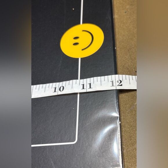 New Hello Let’s Celebrate NWT Hanging Sign - Picture 4 of 4